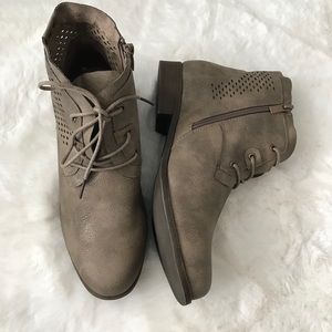 Forever 9 faux brown shimmer bottie ankle boot